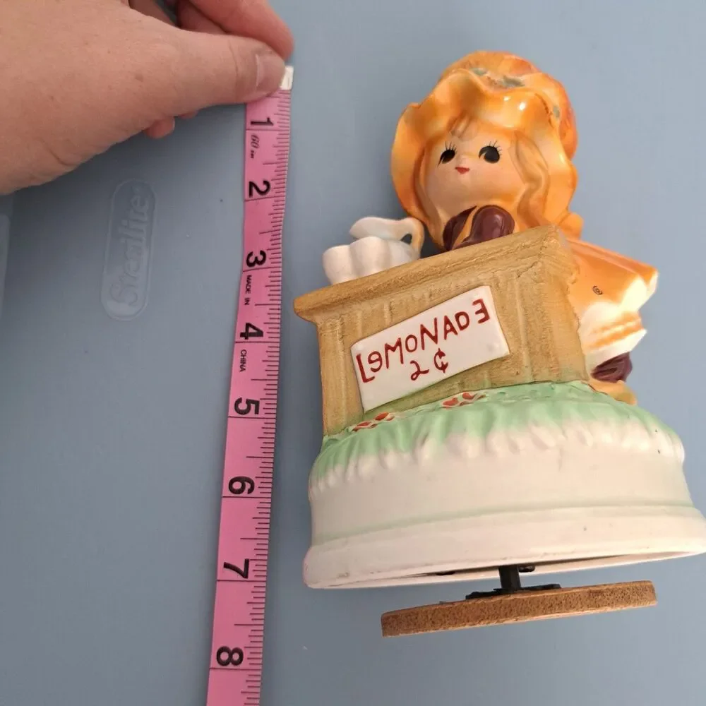 Vintage Fred Roberts Music Box The Lemonade Stand Rotating Japan Plays “My Way”